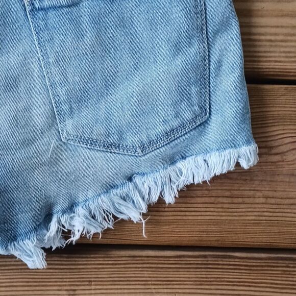 Mossimo high rise, distressed Jean shorts size 10 - Picture 10 of 10